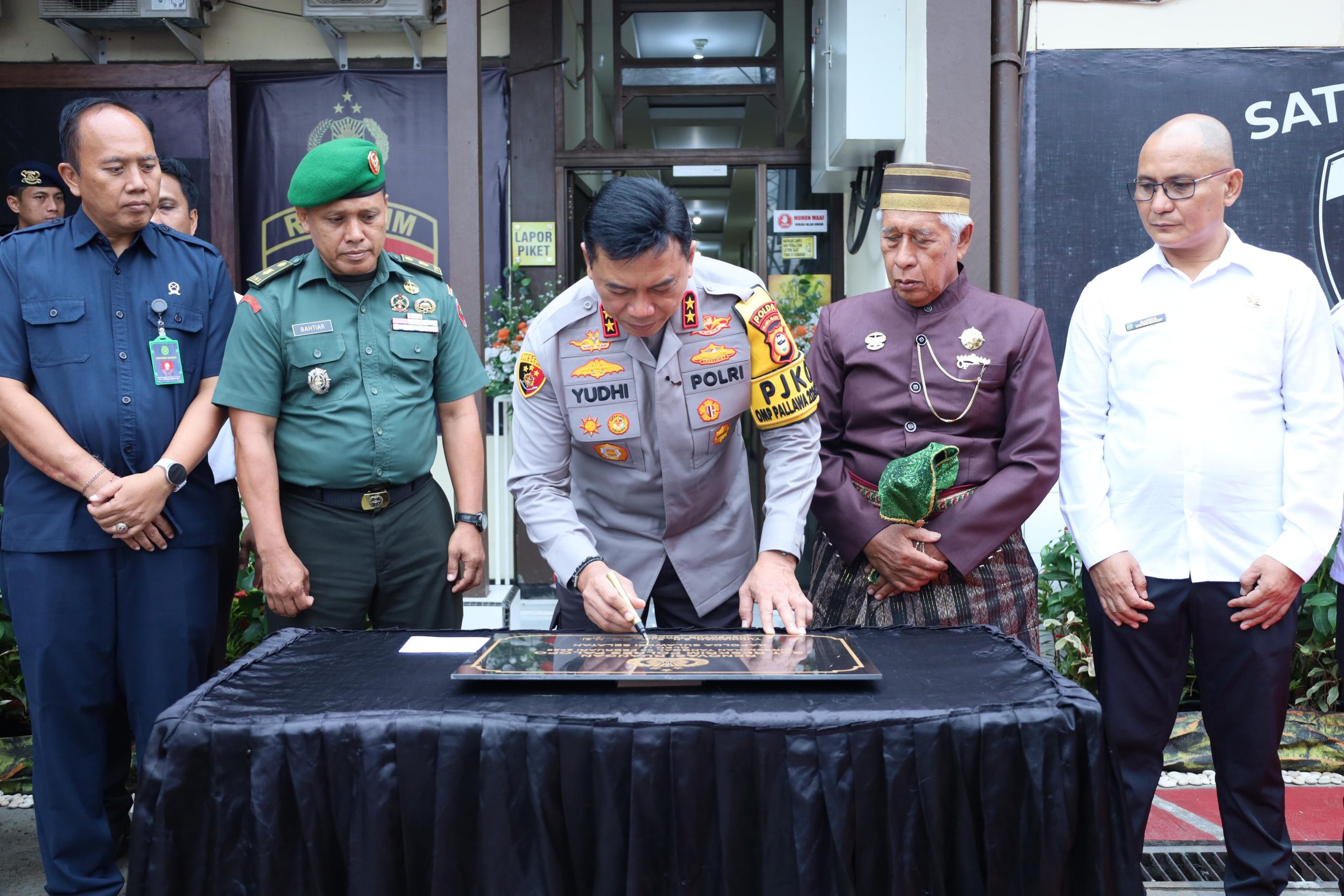 Kapolda Resmikan Pelayanan Restorative Justice Polres Palopo