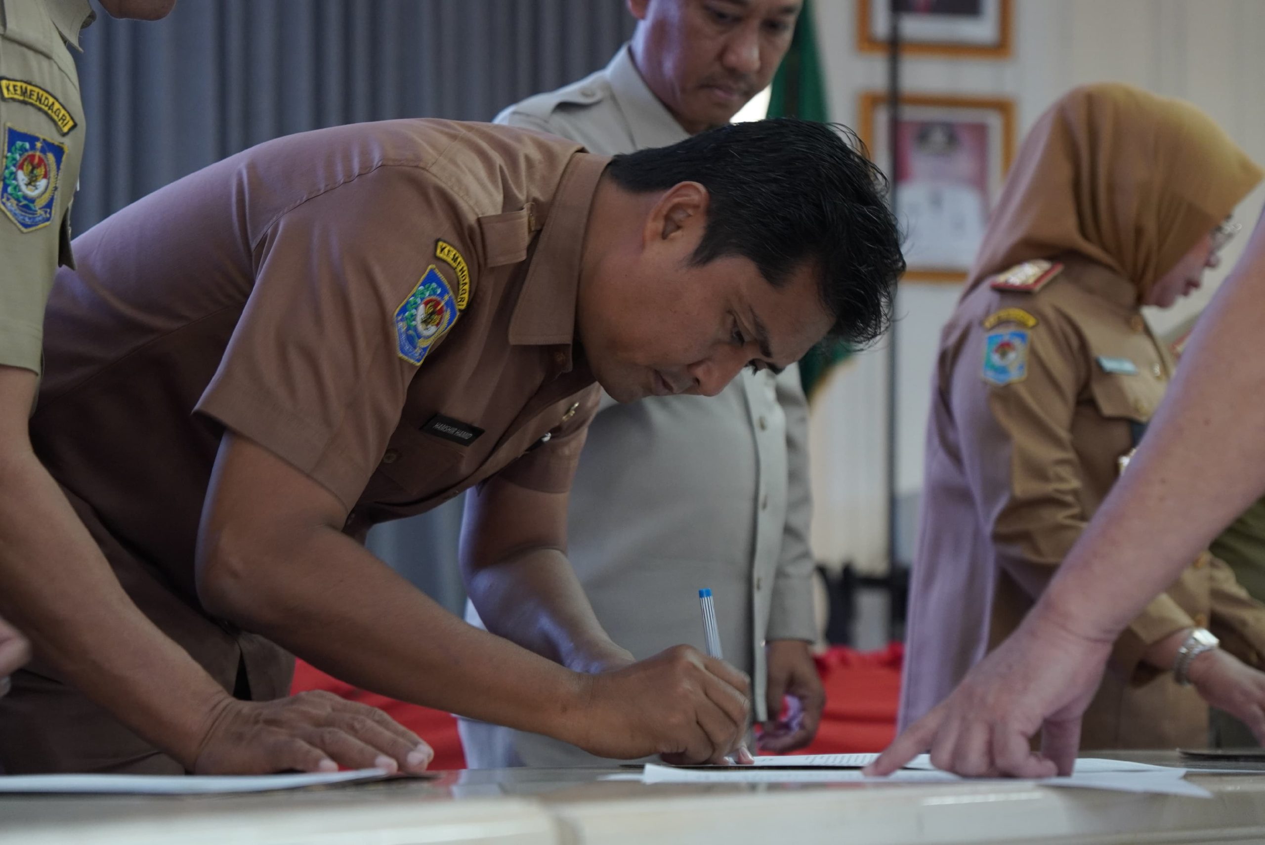 Pemkot Palopo Teken Pakta Integritas 2025, Pj Wali Kota: Jangan Hanya Seremonial!