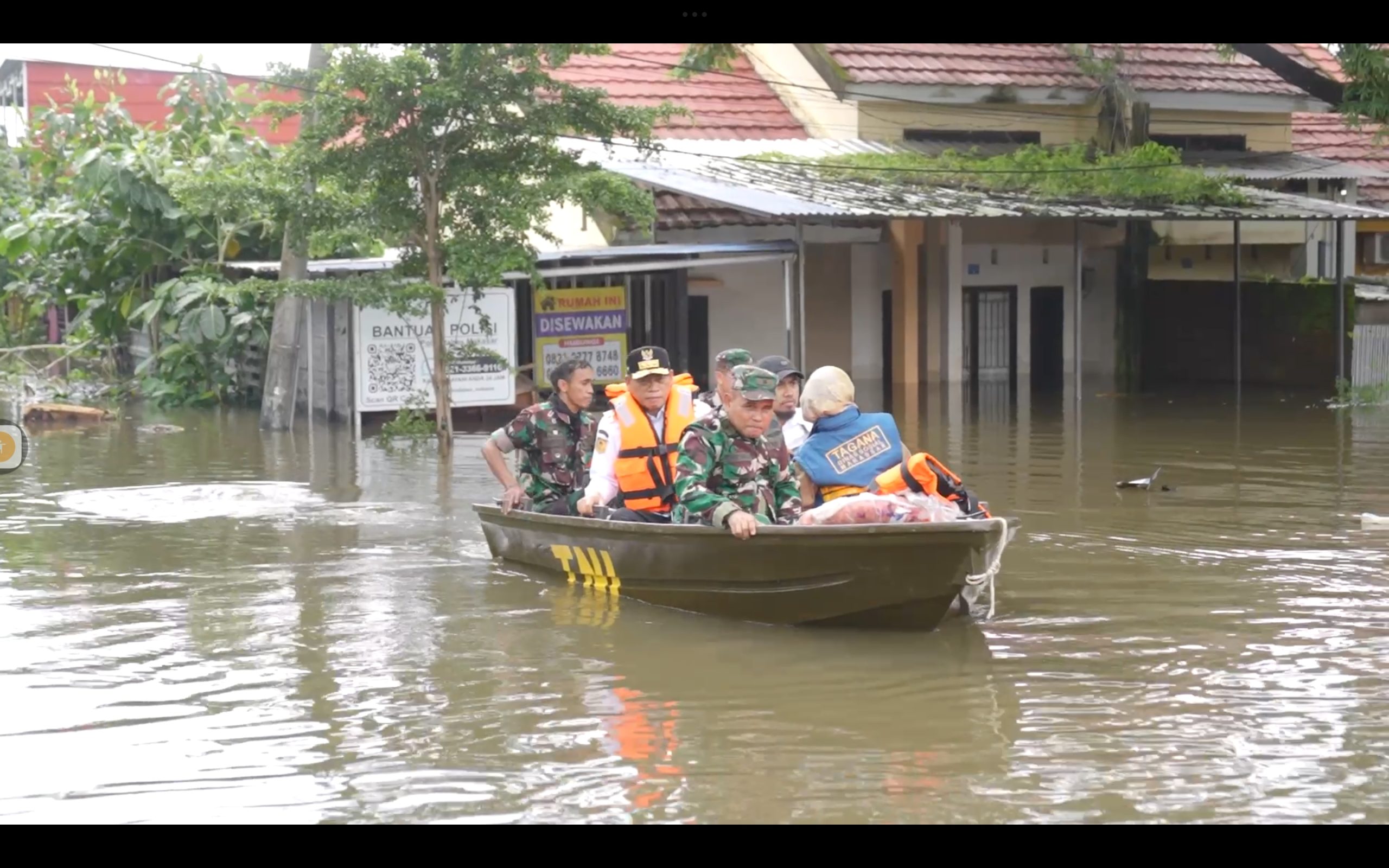Prof Fadjry Djufry Tinjau Banjir Makassar, Dorong Solusi Jangka Panjang