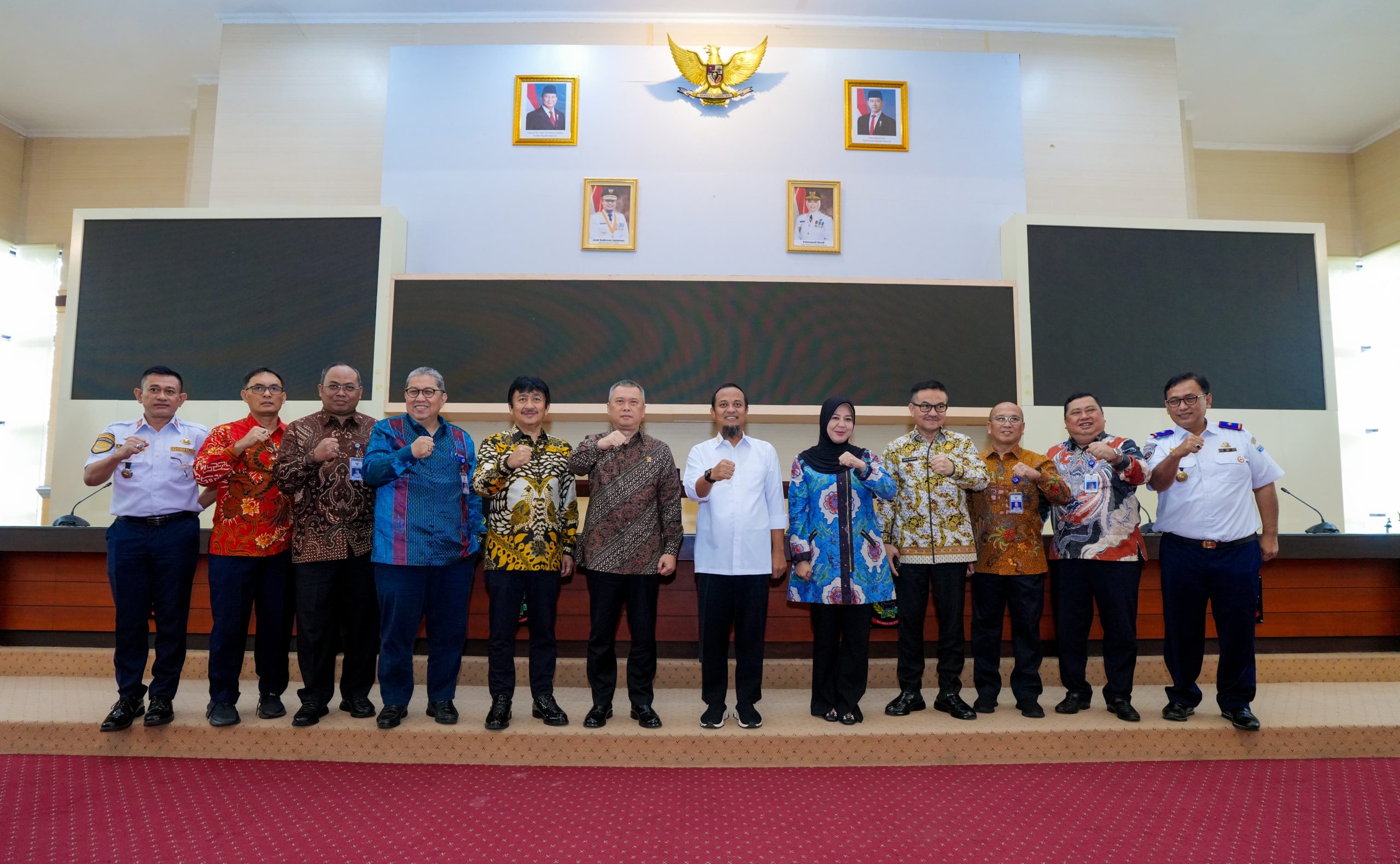 Gubernur Sulsel Usulkan Seaplane dan Bahas Kelanjutan Proyek Kereta dengan Menhub