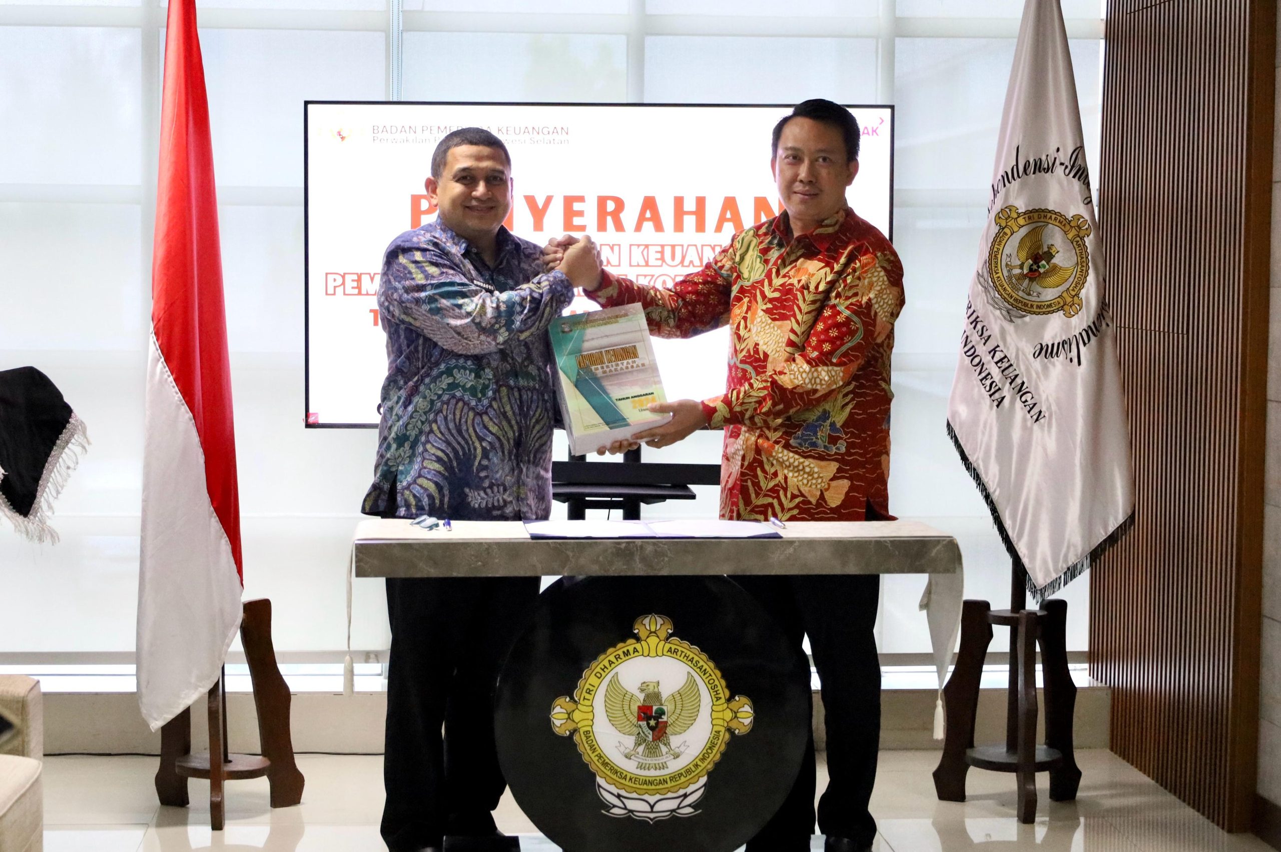 Pemkot Makassar Serahkan LKPD 2024