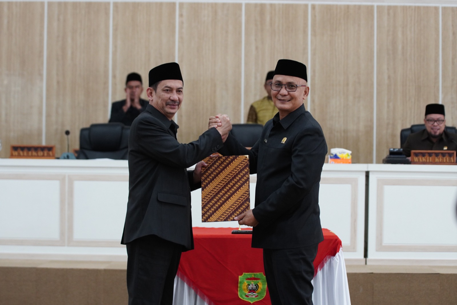 DPRD Palopo Tetapkan 11 Ranperda dan Rekomendasi LKPj 2024