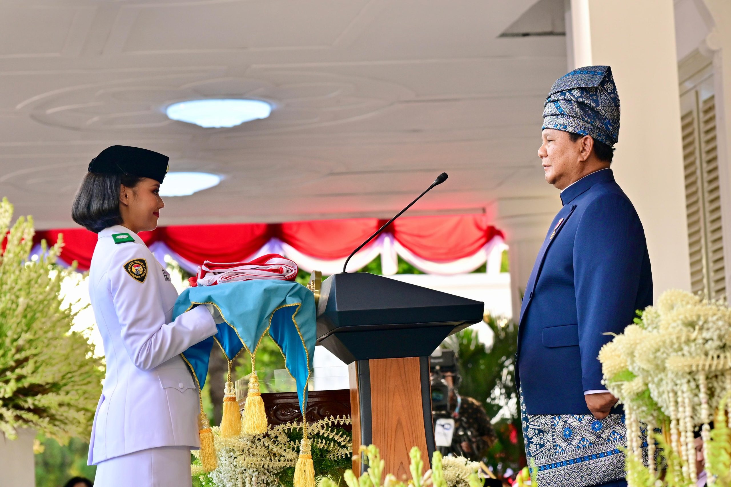 Aliah Sakira, Putri Sulsel Pembawa Baki di Istana Negara