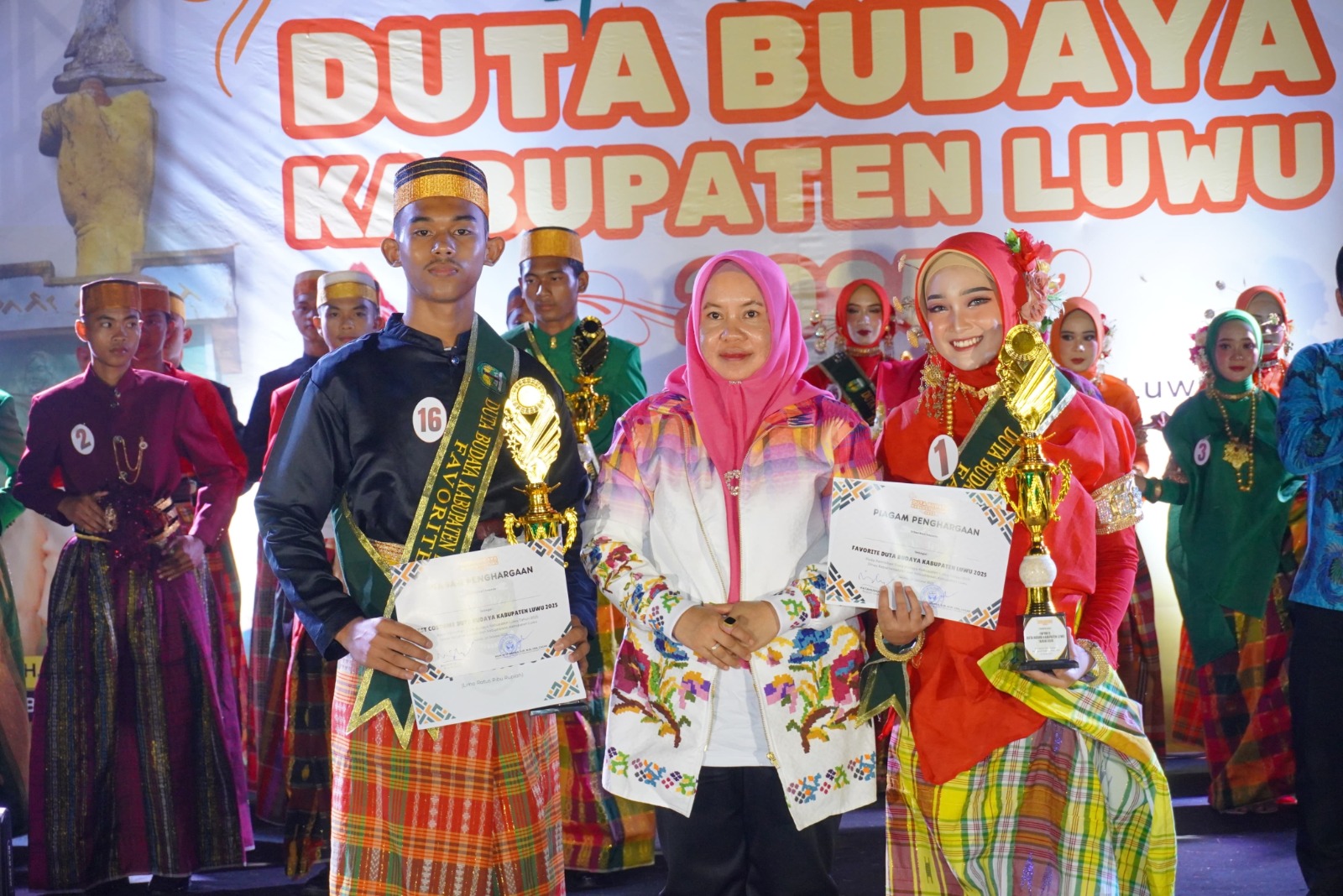 19 Finalis Tampil Memukau di Grand Final Duta Budaya Luwu 2025