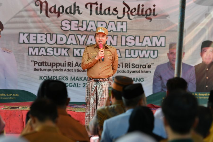 Ziarahi Makam Datuk Pattimang, Bupati Lutra: Ini Bernilai Sejarah dan Ibadah