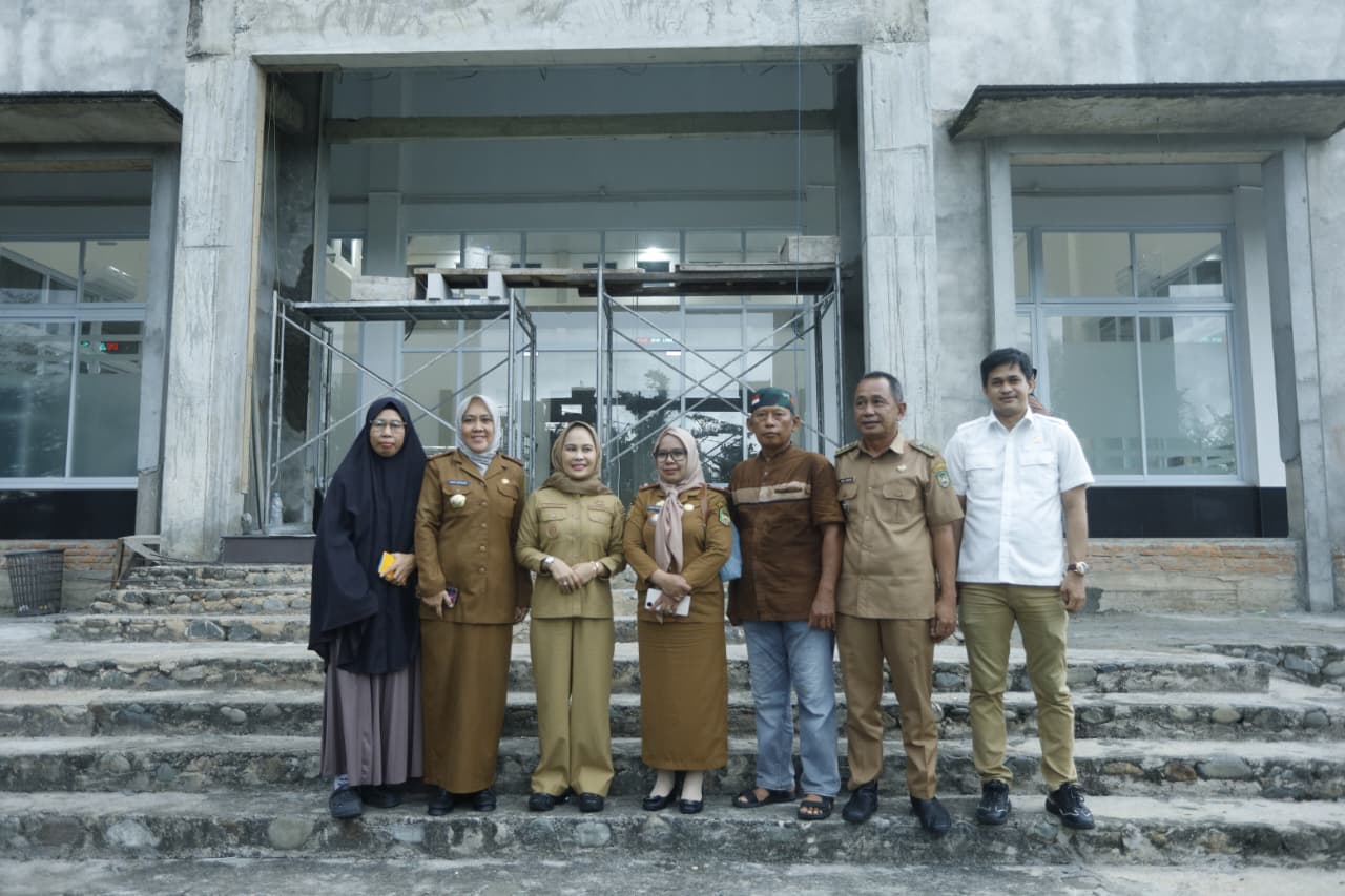 Wali Kota Palopo Serahkan Bantuan Pribadi untuk Pembangunan Masjid Al-Amin