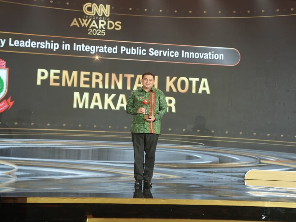 Munafri Arifuddin Bawa Makassar Raih Dua Penghargaan CNN Indonesia Awards 2025