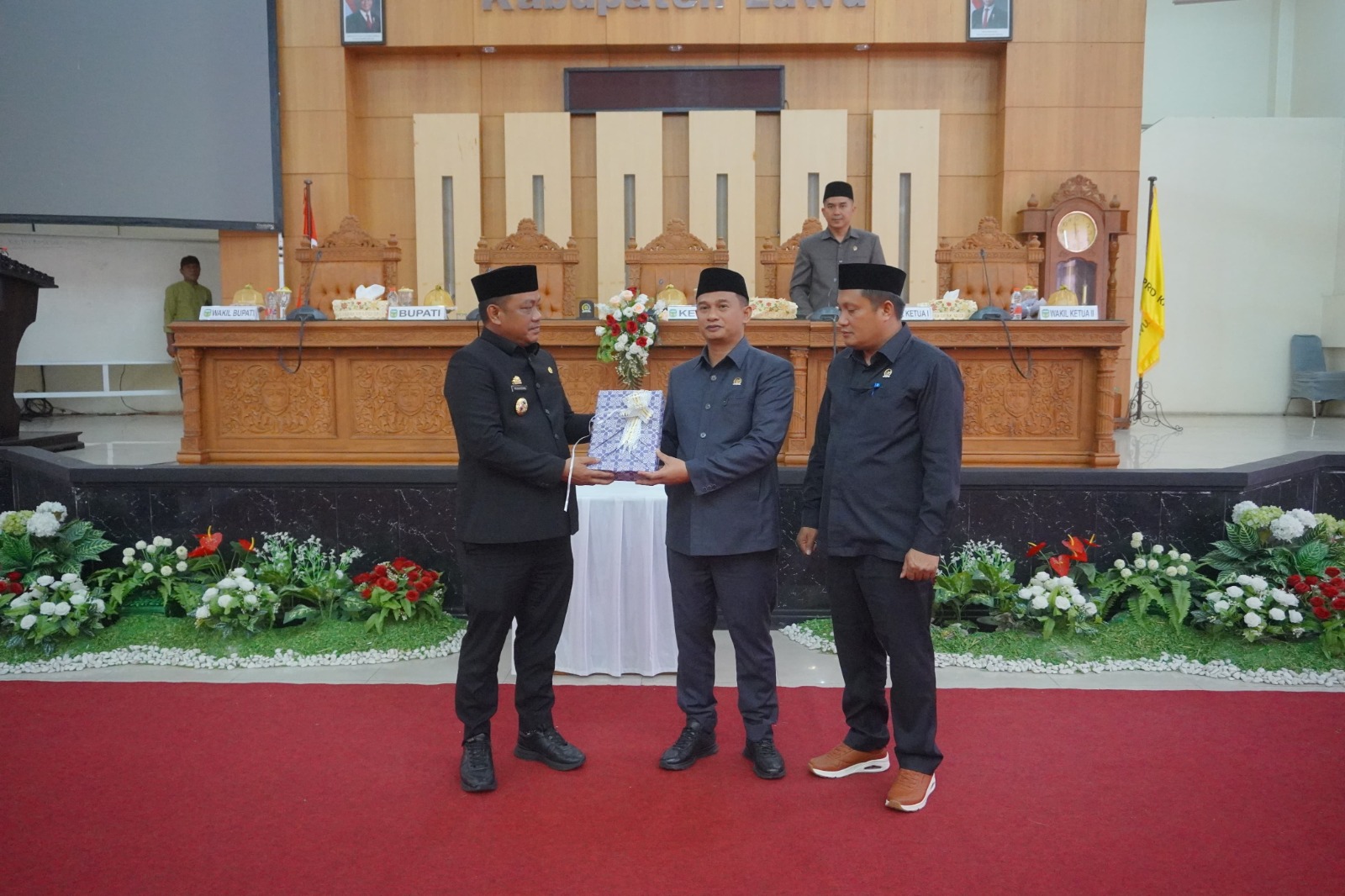 DPRD Luwu Terima Ranperda APBD 2026 dari Bupati