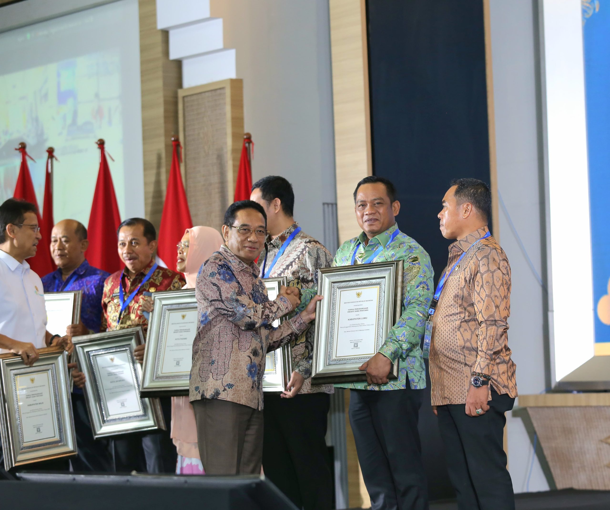 Luwu Sabet Predikat Tertinggi Kabupaten Sehat Tahun 2025