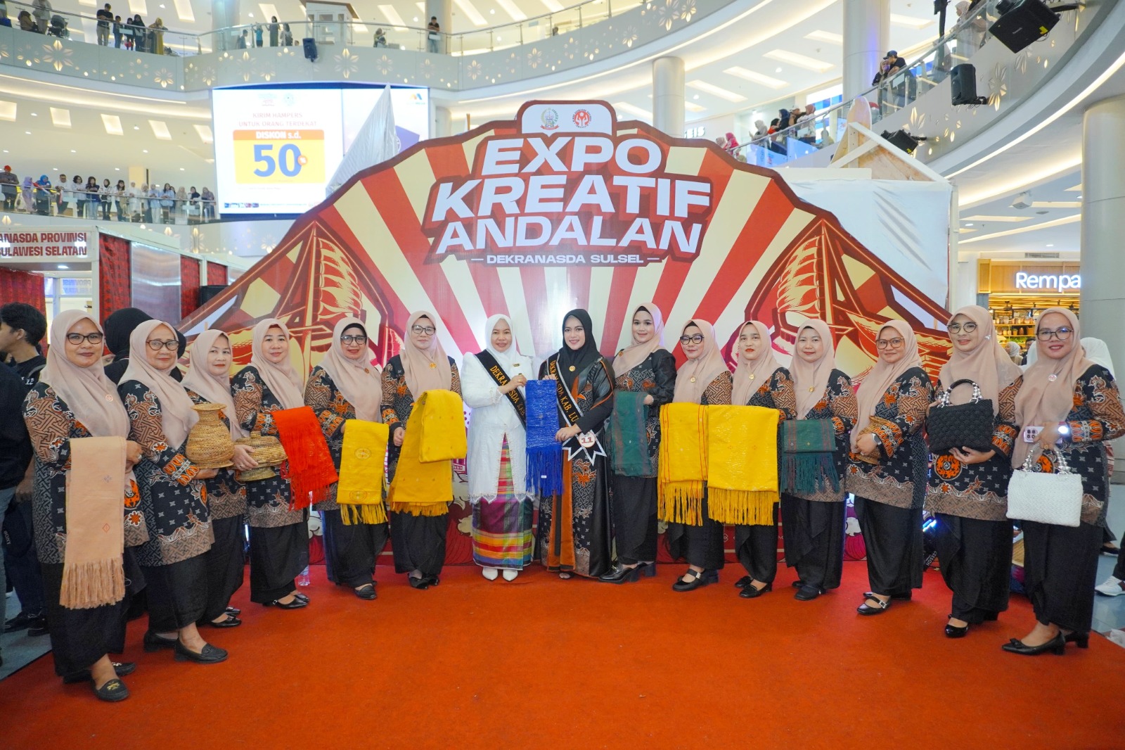 Dekranasda Luwu Tampilkan Wastra Bermotif Filosofis di Expo Kreatif Sulsel 2025