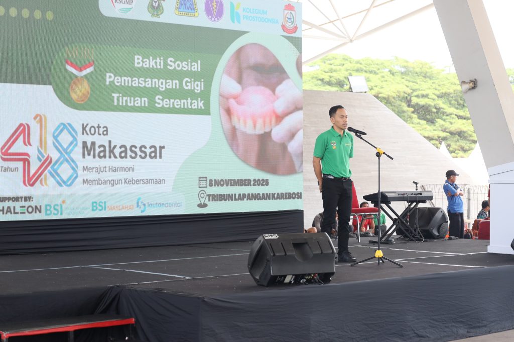 Pemkot Makassar Pecahkan Rekor MURI Lewat Pemasangan Gigi Tiruan Massal