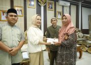 Wali Kota Palopo Serahkan Bantuan BAZNAS untuk Warga Kurang Mampu