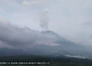 Gunung Semeru Kembali Erupsi, BNPB Minta Warga Jauhi Zona Merah