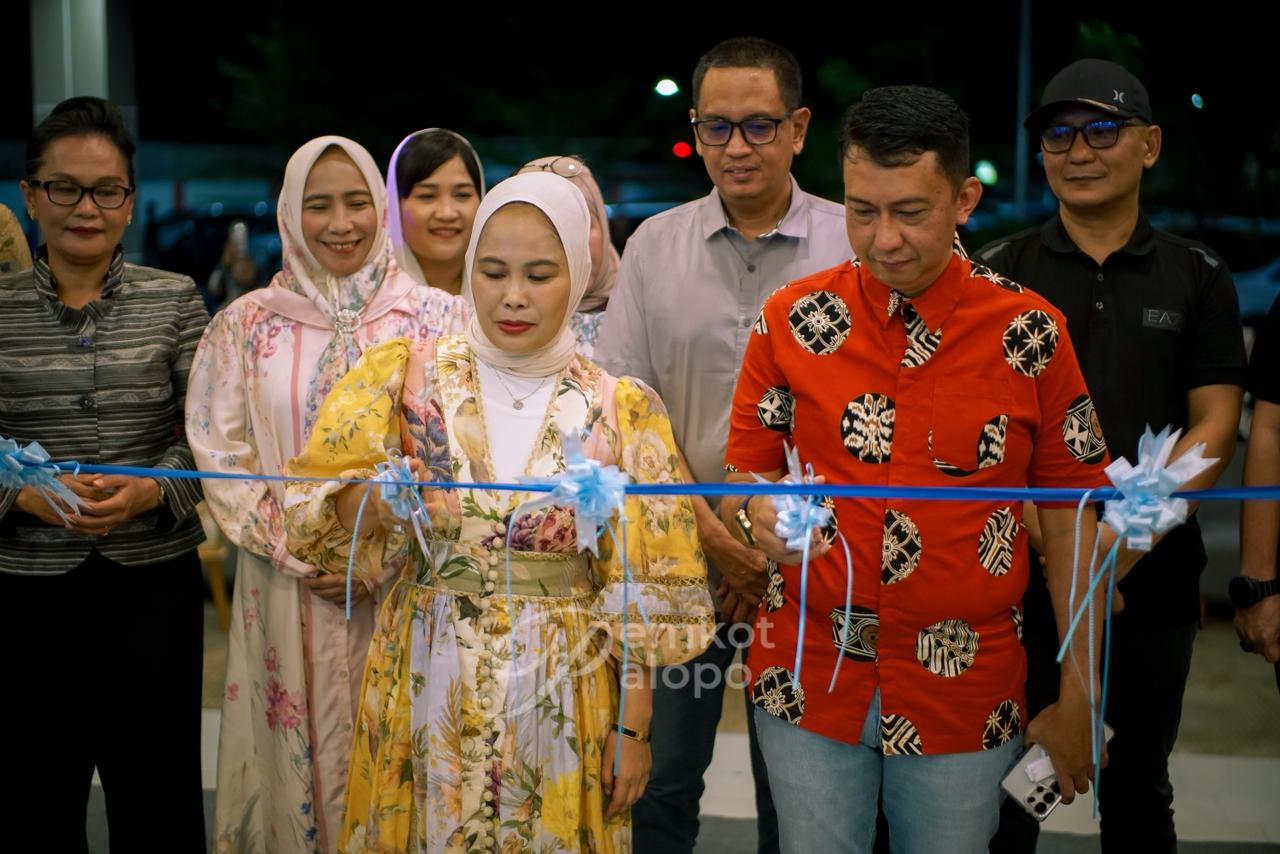 Tandai Operasional Perdana, Wali Kota Gunting Pita di Menara Payung Mall Palopo