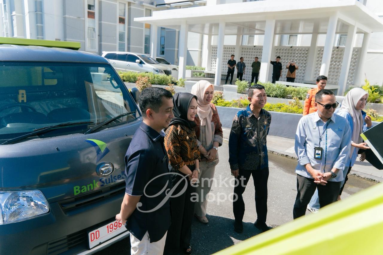 Pemkot Palopo Terima Bantuan Mobil Sampah dari Bank Sulselbar dan Mobil Rescue BNPB