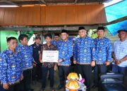 Bupati Patahudding Serahkan Bagang Apung untuk KUB Seroja