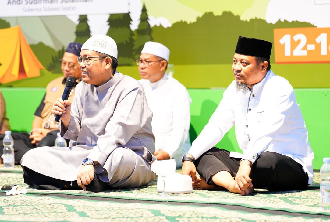 Ustadz Firanda Motivasi 1.500 Siswa Sulsel: Bijak Bermedsos dan Berbakti pada Orang Tua