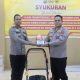 Alumni SIP 54.2 Polda Sulsel Serahkan Bantuan Alat Kebersihan saat Acara Pengantar Tugas