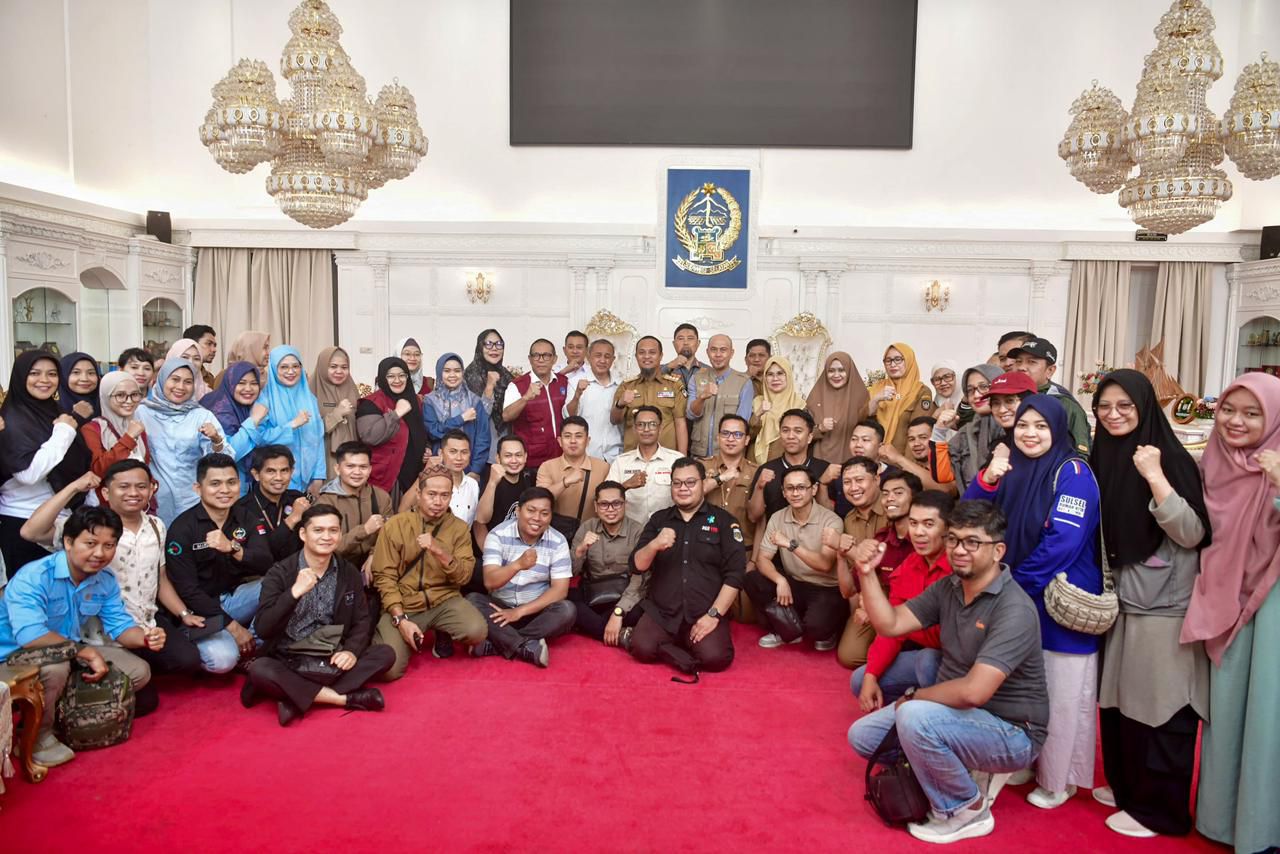 Gubernur Andi Sudirman Sulaiman Lepas 100 Nakes Sulsel untuk Penanganan Bencana di Aceh