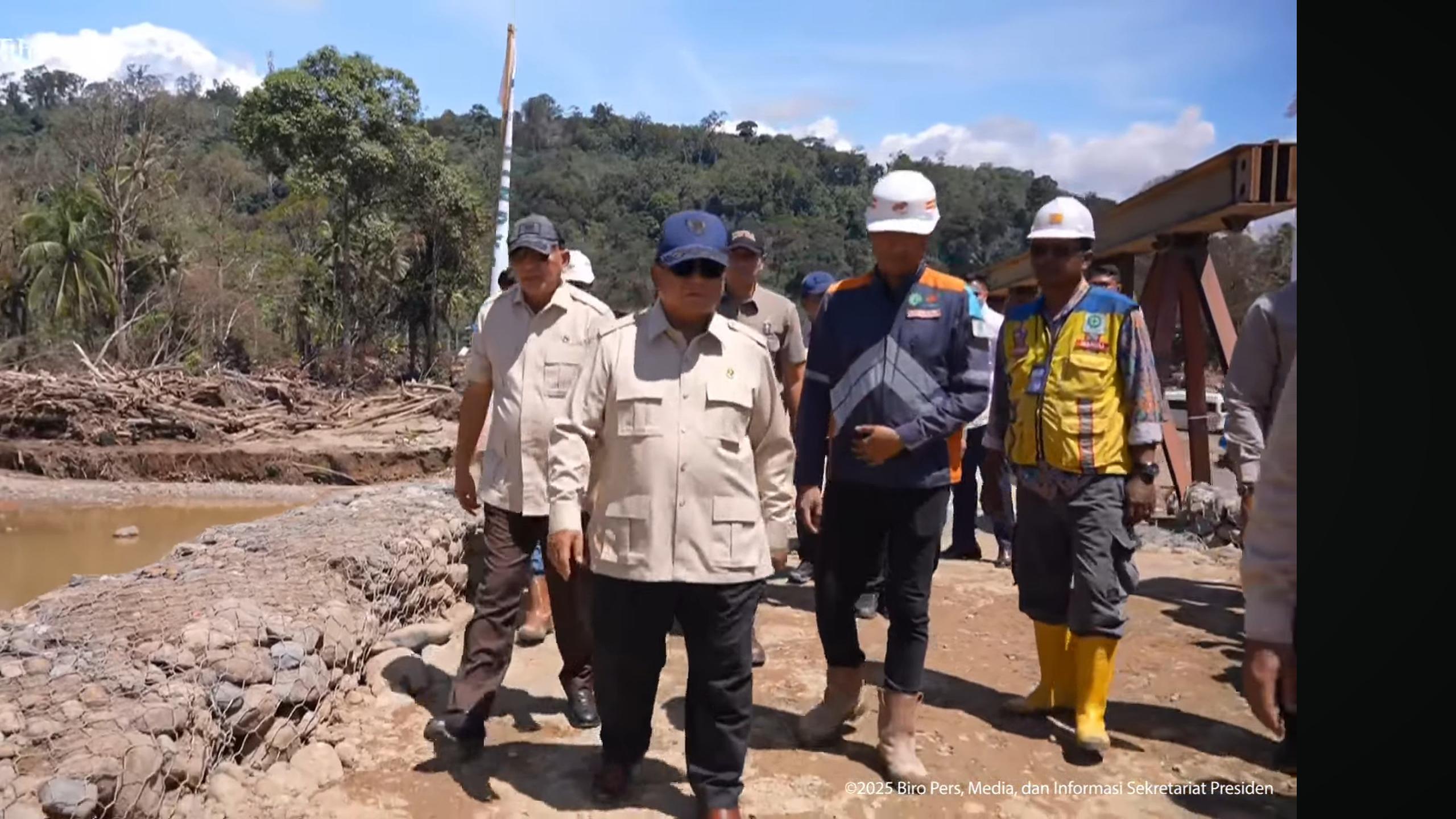 Tinjau Aceh Tamiang, Prabowo Jawab Polemik Status Bencana di Sumatera