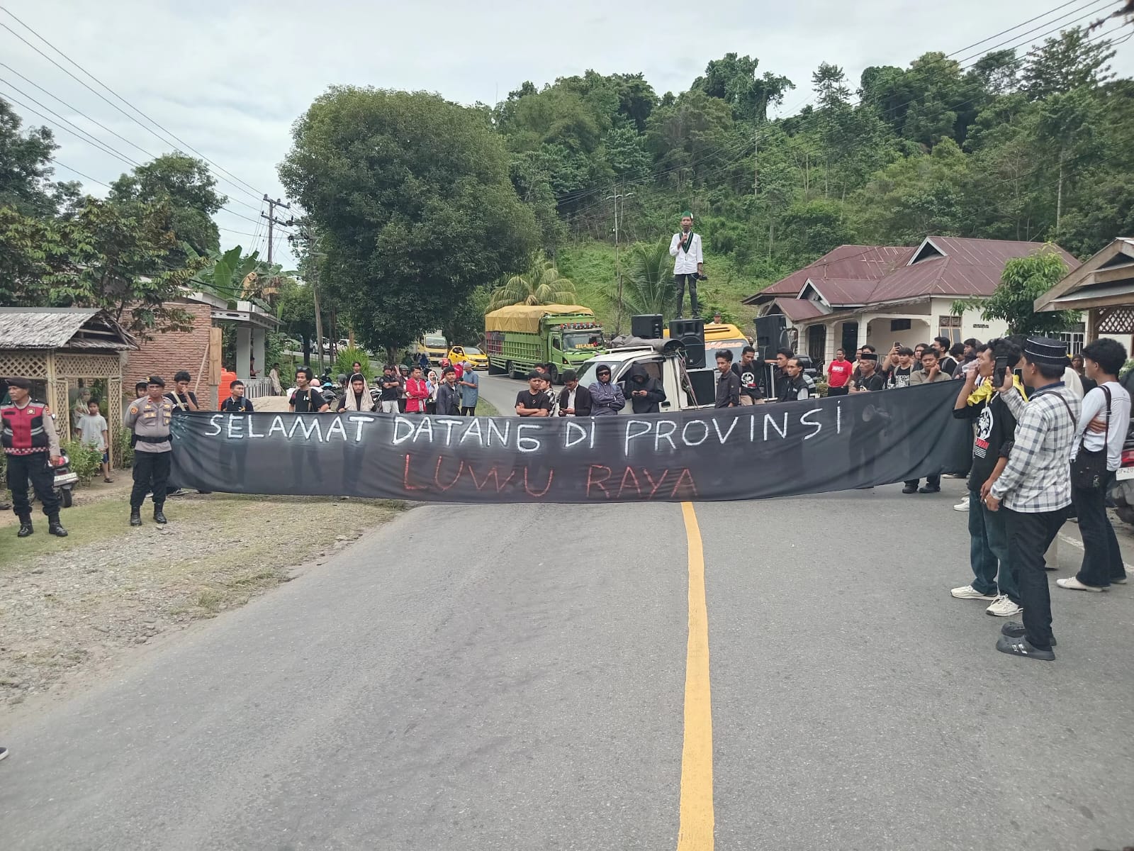 Blokade Trans Sulawesi, Mahasiswa: Provinsi Luwu Raya Harga Mati!