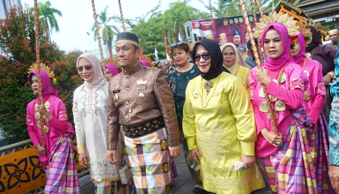 Pemkab Luwu Timur Hadiri Ritual Adat Makkasiwiang di Istana Kedatuan Luwu