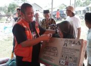 Irwan Bachri Syam Pimpin Distribusi Bantuan Logistik di Tiga Desa Aceh
