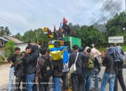 Massa Aliansi Wija To Luwu Blokade Jalan, Trans Sulawesi Macet Total