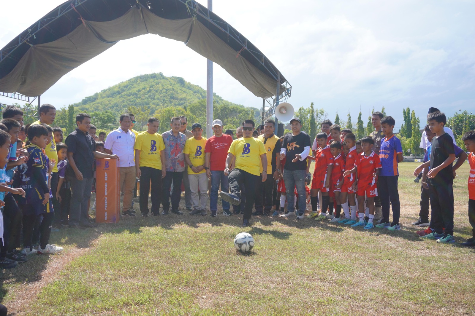 Wakil Bupati Luwu Buka Turnamen Sepak Bola LSS 2020 Cup II