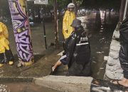 Hujan Deras Landa Makassar, Satgas Drainase Dinas PU Gerak Cepat Atasi Genangan di Jalan A.P. Pettarani