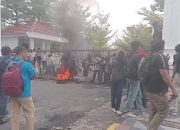 Demo Mahasiswa di Palopo Ricuh, Massa Paksa Masuk Kantor Wali Kota Demo Mahasiswa di Palopo Ricuh, Massa Paksa Masuk Kantor Wali Kota