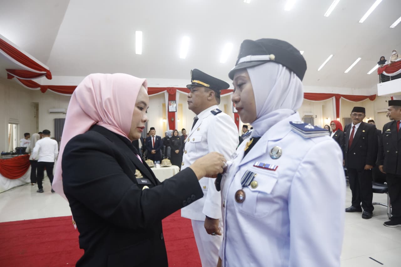 Wali Kota Naili Lantik Camat dan Lurah Baru: Segera Turun ke Masyarakat!