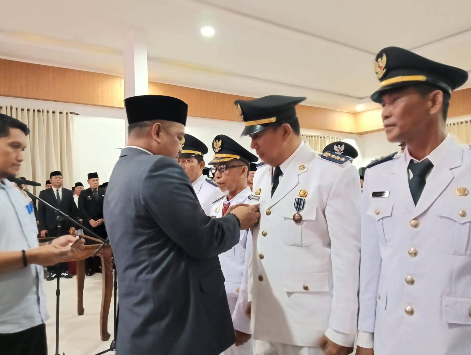 Lantik Puluhan Pejabat, Patahuddin Beri Waktu Enam Bulan Buktikan Kinerja
