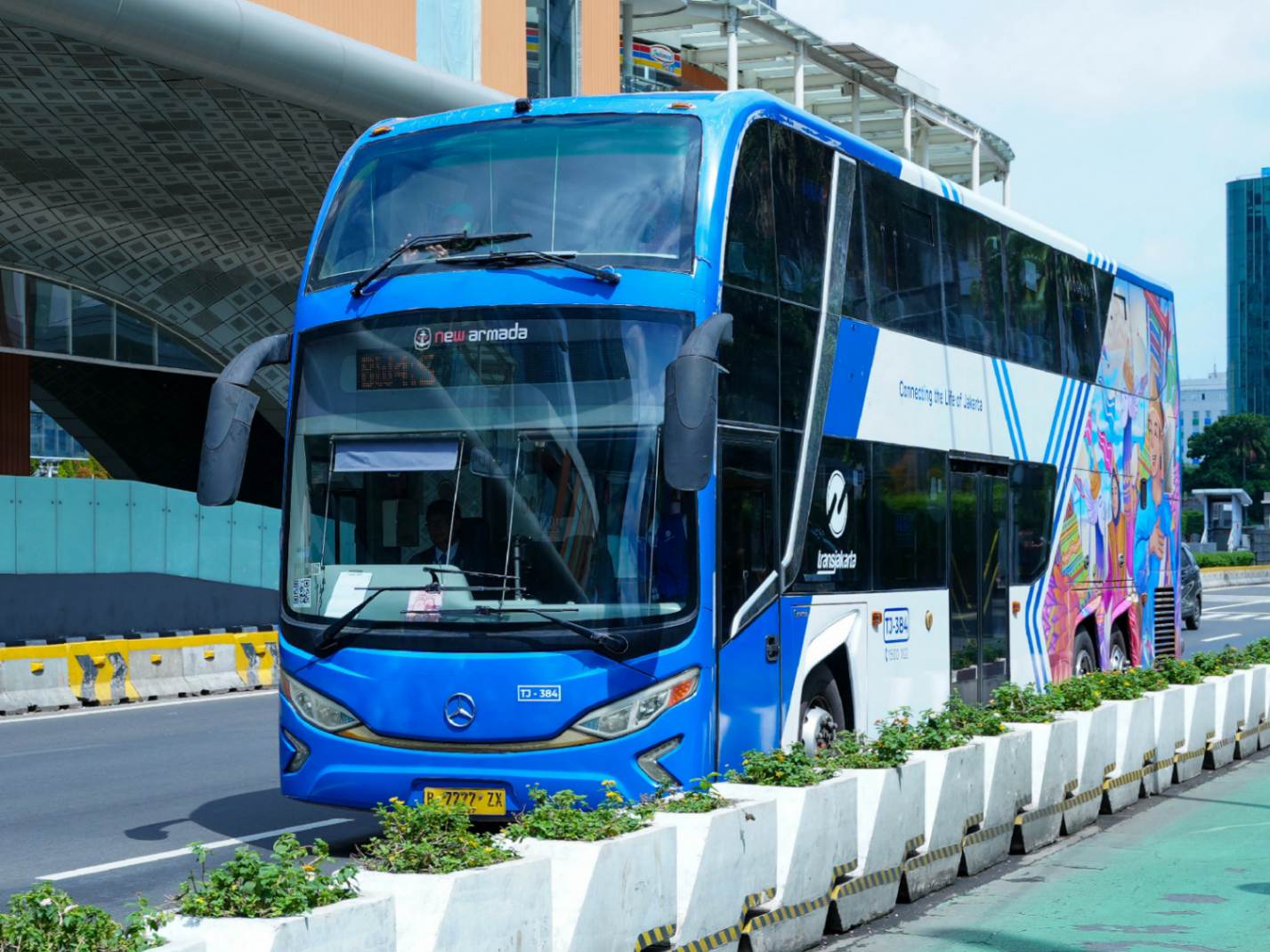Pejalan Kaki Tewas Terlindas Bus Transjakarta di Jalan Margasatwa Raya Jaksel