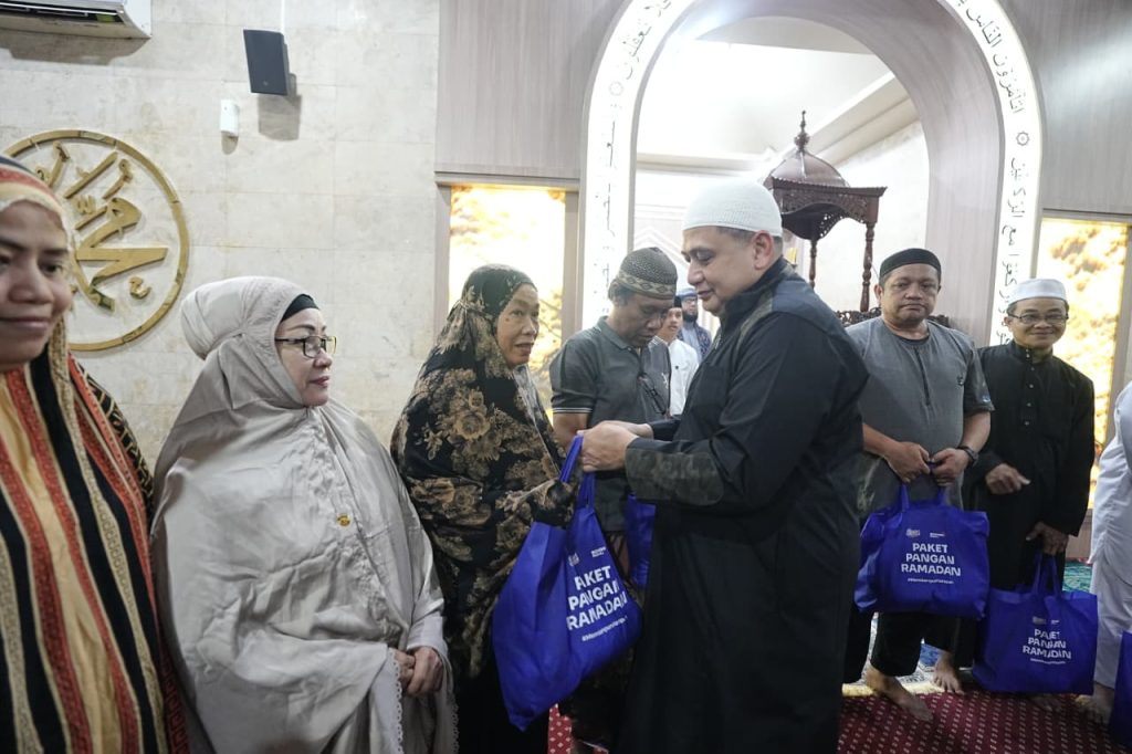 Safari Subuh di Masjid Nurul Majid, Munafri Arifuddin Dorong Pembinaan Generasi Qurani