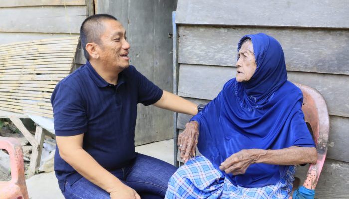 Wujud Kepedulian, Bupati Luwu Timur Bedah Rumah Lansia Sebatang Kara