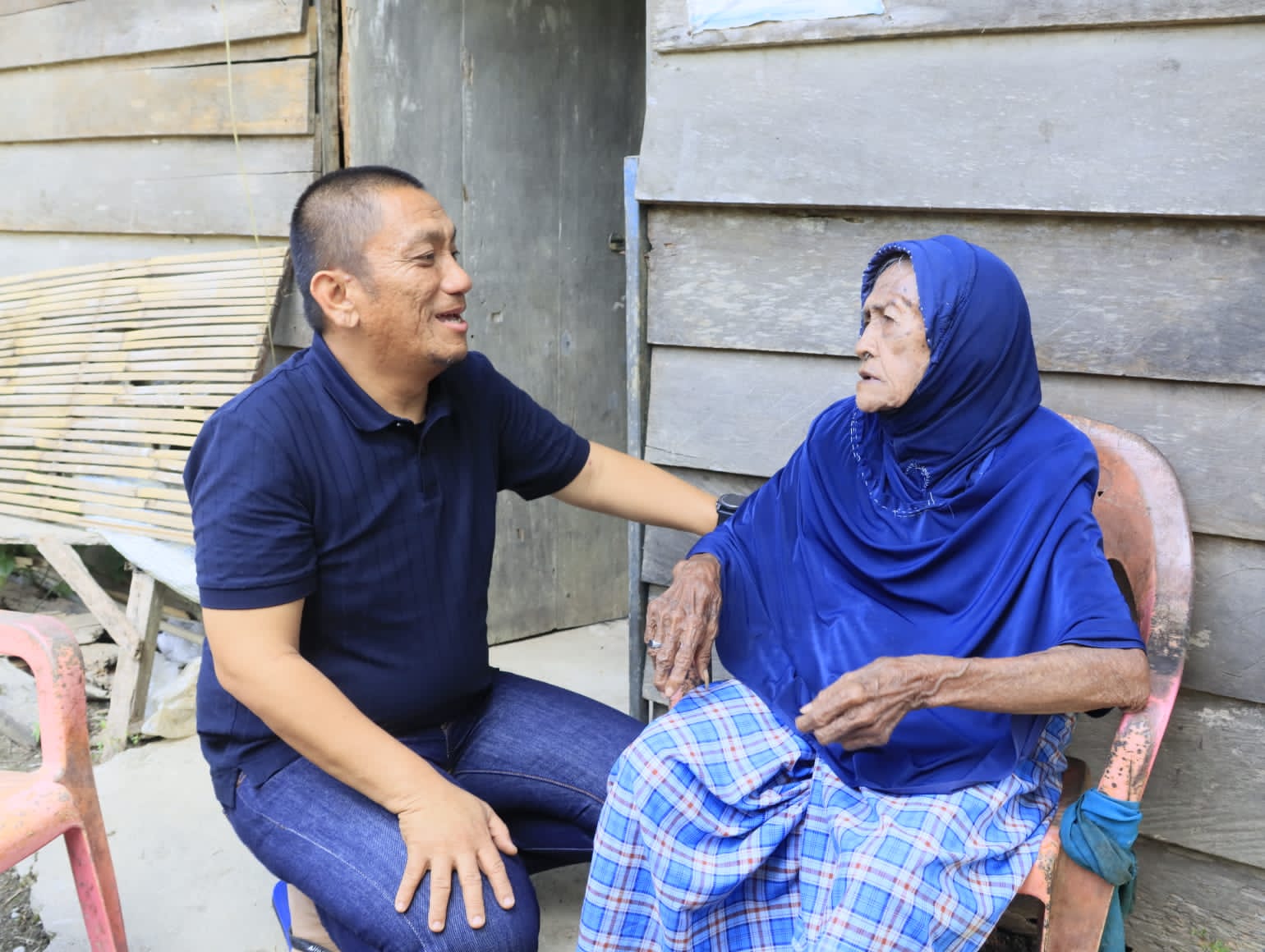 Wujud Kepedulian, Bupati Luwu Timur Bedah Rumah Lansia Sebatang Kara