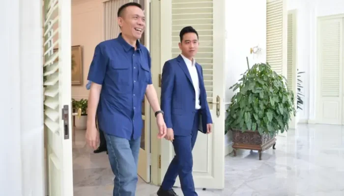Temukan Jejak Watermark dan Emboss, Rismon Sianipar Pastikan Ijazah Jokowi Autentik