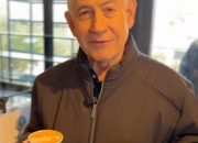 Mungkinkah Netanyahu Tewas? Tayangan Kedai Kopi Buktikan Deepfake: Kopi Tak Tumpah Saat Dimiringkan Mungkinkah Netanyahu Tewas? Tayangan Kedai Kopi Buktikan Deepfake: Kopi Tak Tumpah Saat Dimiringkan