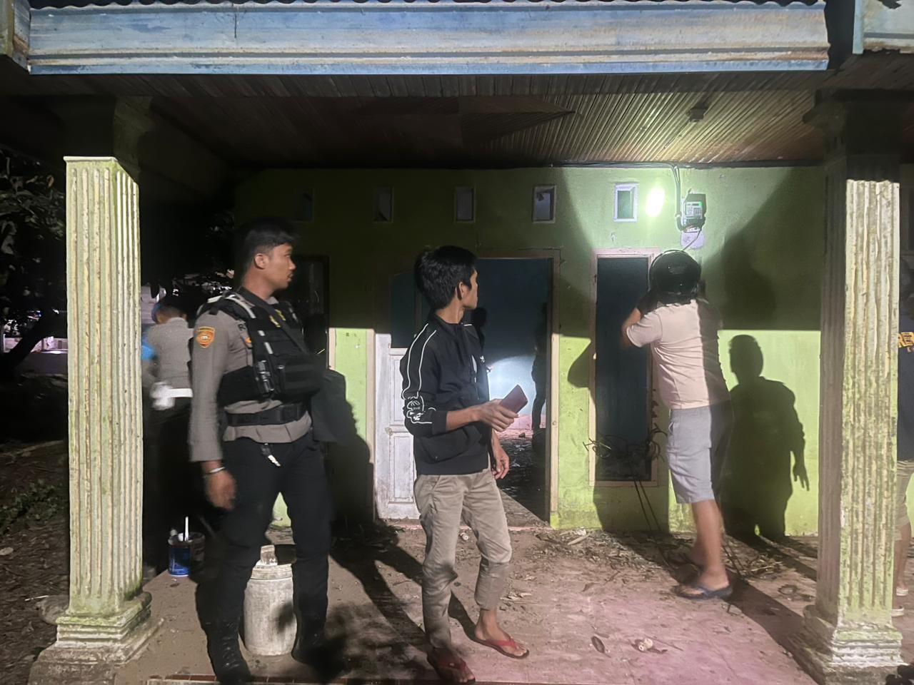 Teror Bom Molotov Hanguskan Rumah Warga di Lebang, Polres Palopo Buru Pelaku