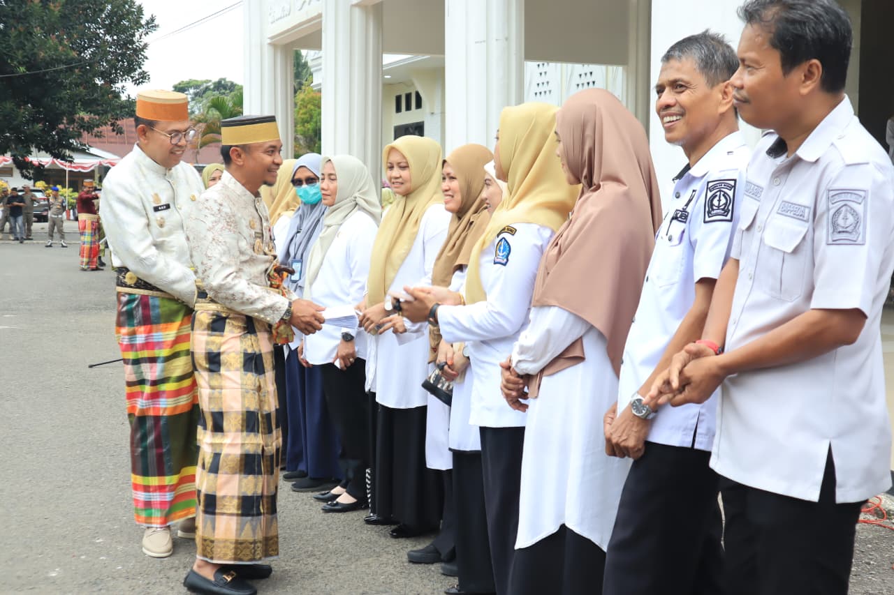 Hari Pertama Kerja Pascalebaran Bupati Bone Langsung Mutasi Sejumlah Pejabat