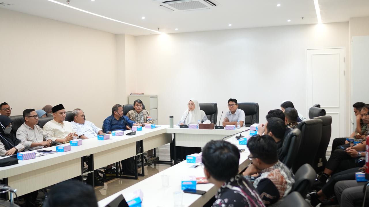 Melinda Aksa Pimpin Rapat Evaluasi Progres Sanksi TPA Tamangapa di Balai Kota
