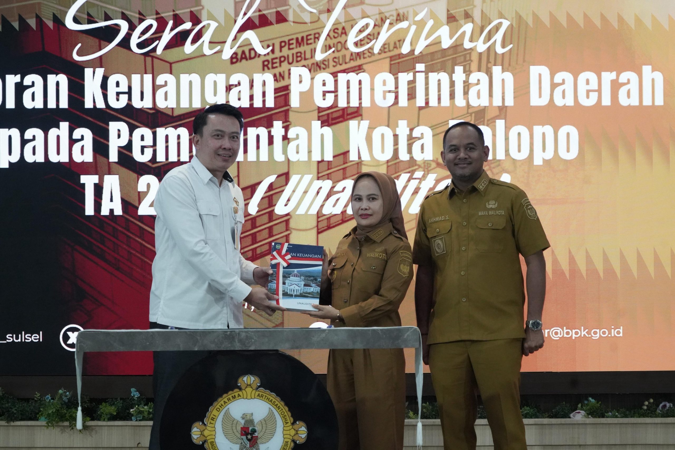 Wali Kota Palopo Naili Trisal Serahkan LKPD 2025 ke BPK Perwakilan Sulsel