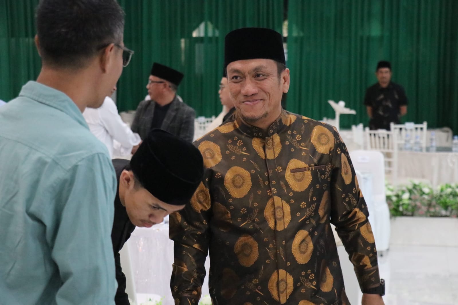 Bupati Irwan Bachri Syam Paparkan Capaian Beasiswa dan Layanan Kesehatan Gratis di Makassar