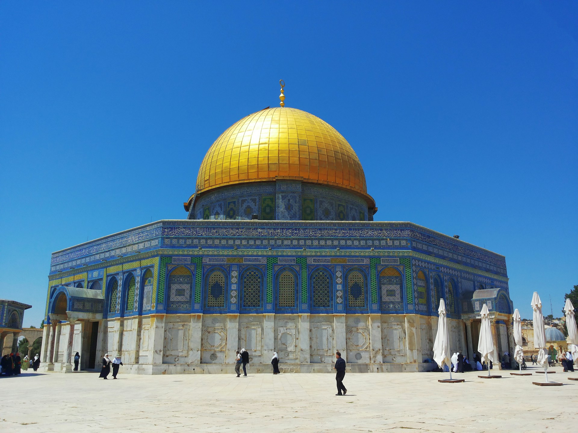 Hilangnya Semarak Idulfitri: Masjid Al-Aqsa Dibarikade, Pedagang Palestina Dilarang Berjualan