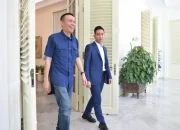 Mantan Ketua DPRD Morowali Polisikan Penulis Buku ‘Gibran End Game’ Terkait Dugaan Penipuan Mantan Ketua DPRD Morowali Polisikan Penulis Buku ‘Gibran End Game’ Terkait Dugaan Penipuan
