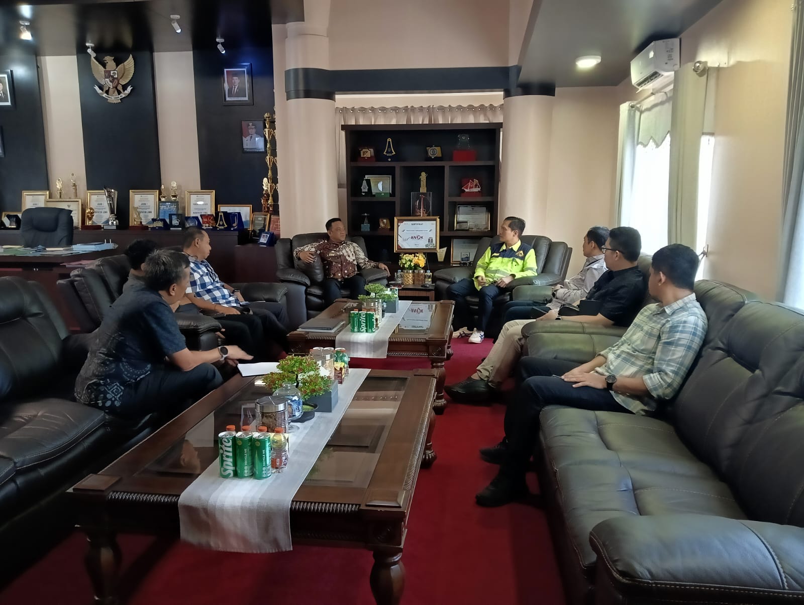 Terima Kunjungan PLN dan Masmindo, Bupati Luwu Perjuangkan Hak Listrik Warga