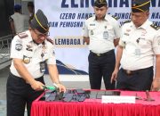 Deklarasi Zero HALINAR, Kepala Lapas Palopo Pimpin Langsung Pemusnahan Barang Terlarang Deklarasi Zero HALINAR, Kepala Lapas Palopo Pimpin Langsung Pemusnahan Barang Terlarang