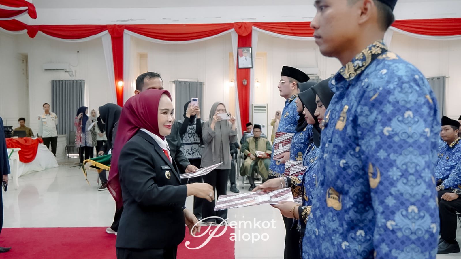 Terima SK Seratus Persen, Ratusan CPNS Palopo Resmi Dilantik di Aula Ratona