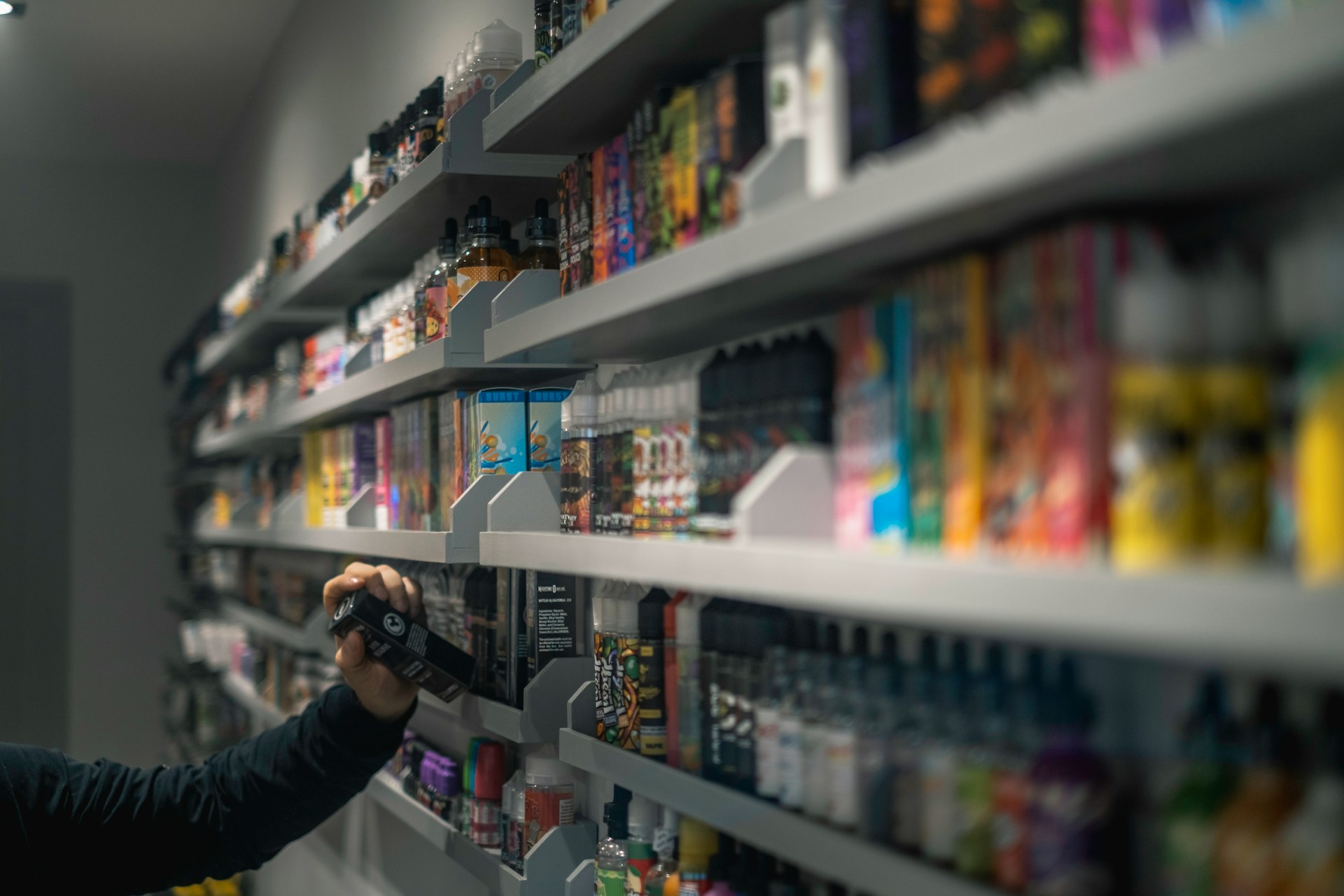 DPR Dukung Penuh Usulan BNN: Peredaran Vape Harus Segera Dilarang!